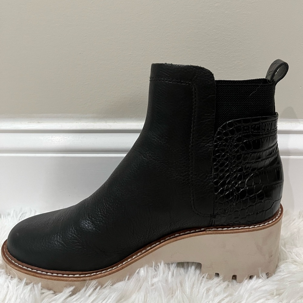 DV Dolce Vita Rielle Women’s 8.5 Chelsea Wedge Boots